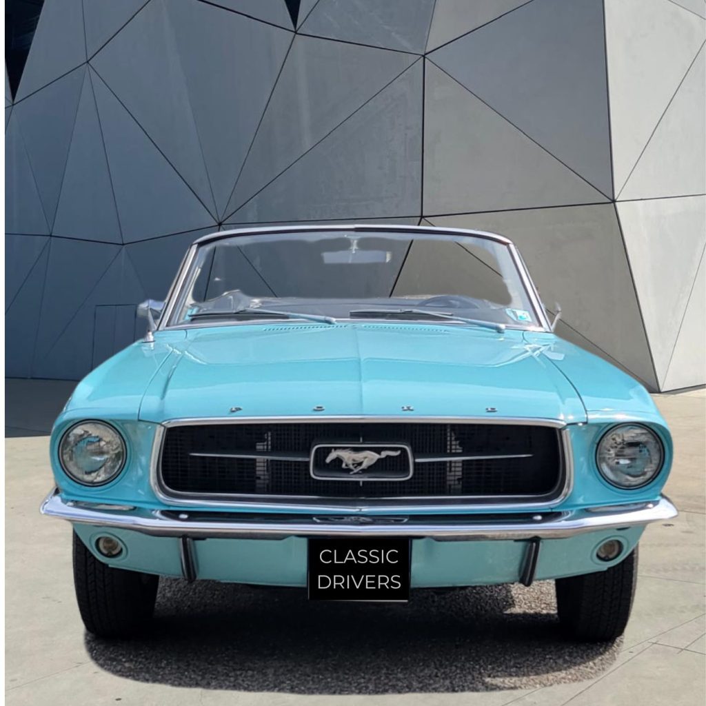 Louez une voiture de collection - mustang bleue